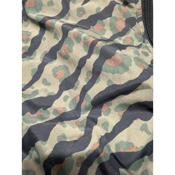Volcom Windbreaker Jacket Medium Black/Camo x Cheetah Water-Resistant Hood 600MM - Picture 2 of 13